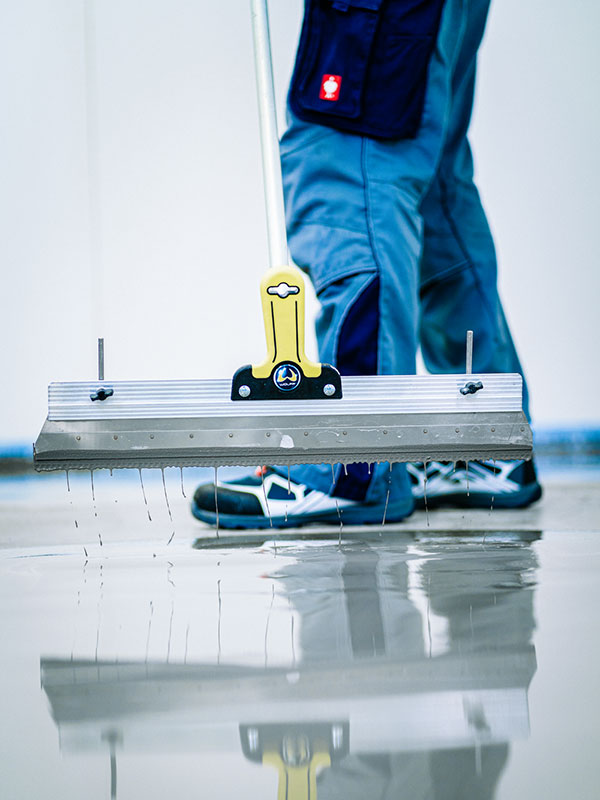 Laying floor leveller